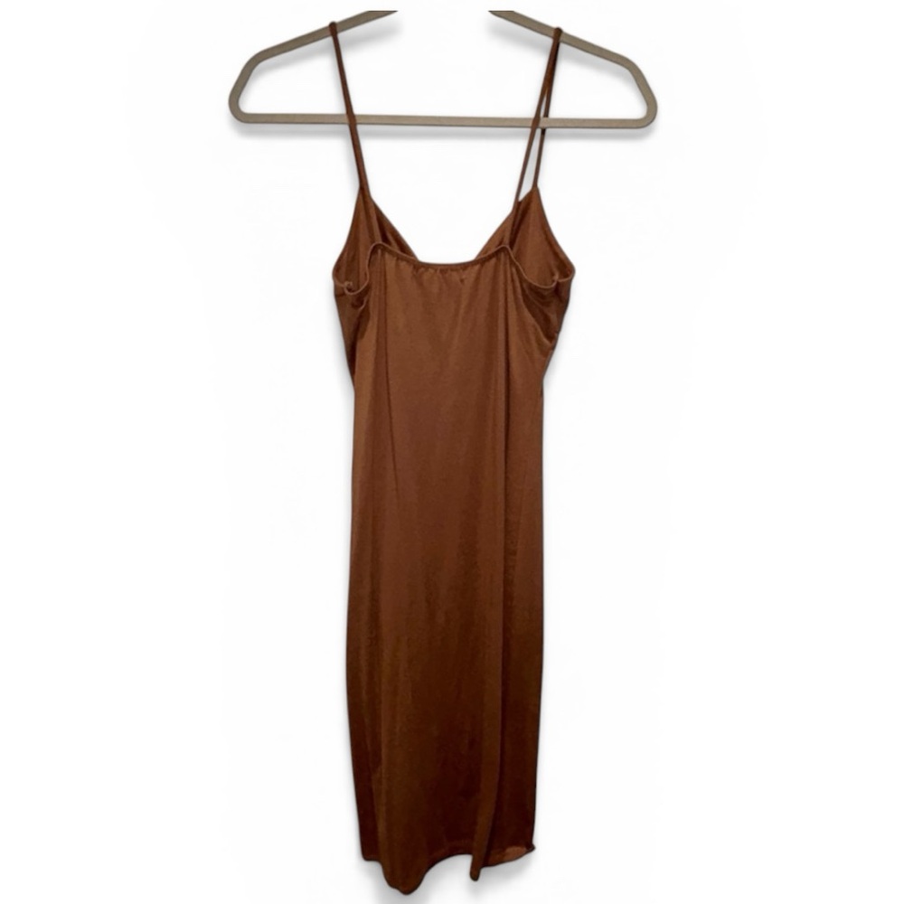 Tan fitted dress - Picture 4 of 4